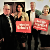 Das traditionelle Fischessen der Vilsbiburger SPD mit (v.li.) Johann Sarcher, Ruth Müller MdL, Bernd Vilsmeier und Theresa Bergwinkl.